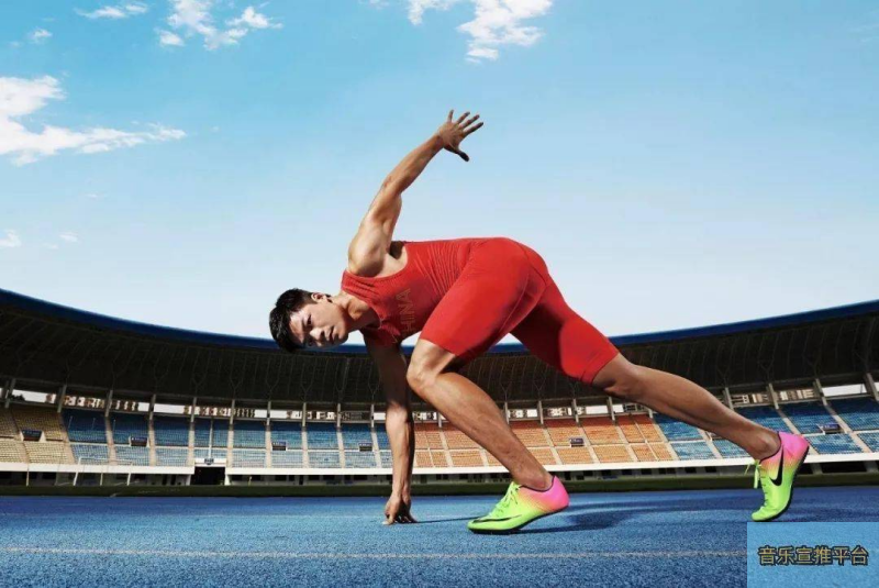 详解棒球规则中的捕手干扰判定对打击方在两好球后的心理平衡作用