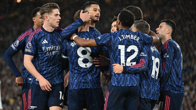 F1新赛季揭幕战 诺里斯雨中取胜